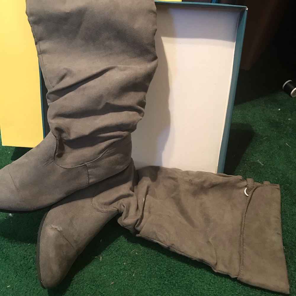 Grey suede slouch boots